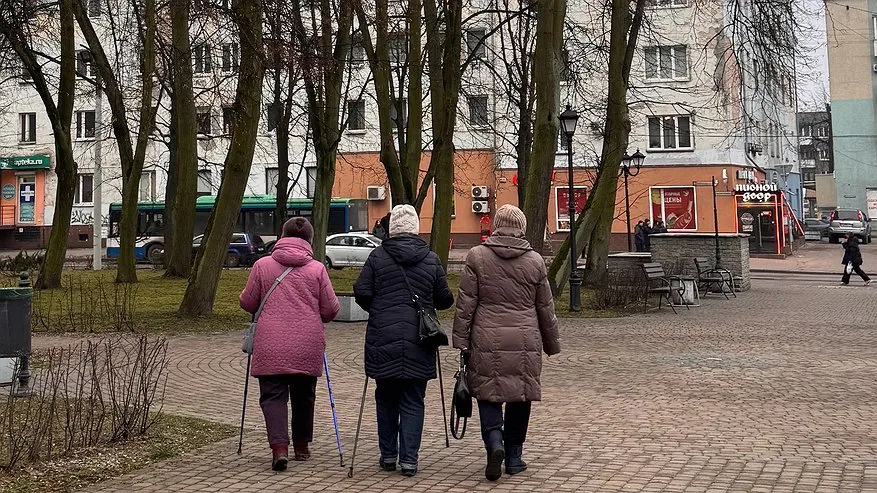Главная картинка новости: Пенсионеры прыгают от счастья: теперь дополнительно выдают по 8000 рублей на продукты