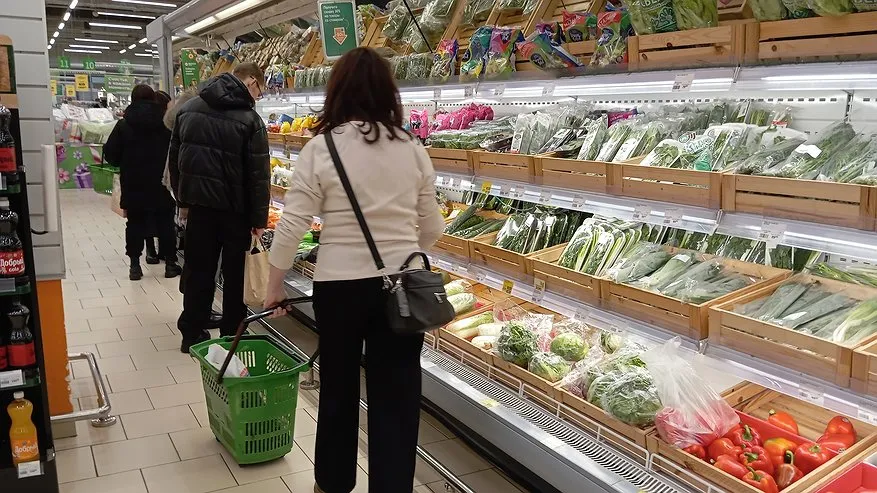 Главная картинка новости: Назван овощ, который сохраняет молодость и красоту кожи - растет на даче почти у каждого, а в магазине стоит копейки - не огурец и не томат