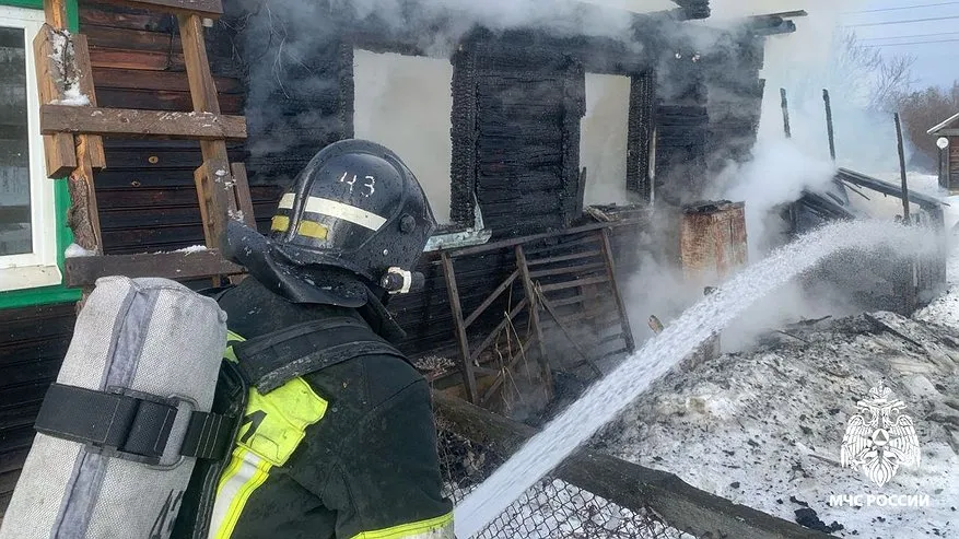 Главная картинка новости: В Галичском районе в сгоревшем доме обнаружили тело женщины