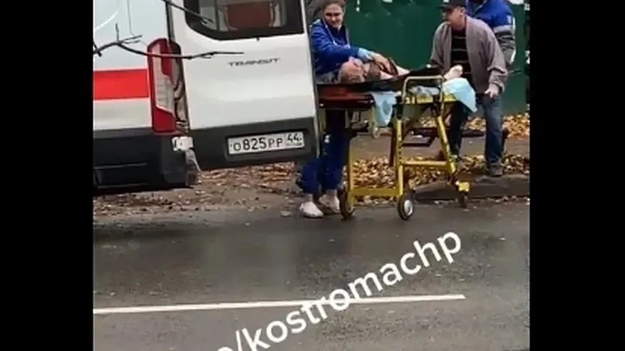 Главная картинка новости: В Костроме на проспекте Текстильщиков в двухэтажном доме горит квартира