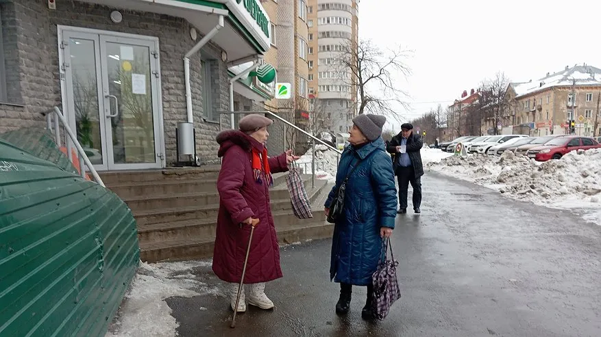 Главная картинка новости: Пенсионерам с 7 февраля зачислят на карты удержанные за 2022-2024 суммы: проверяйте счета