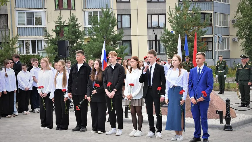 Главная картинка новости: В Костроме открыли сквер в честь погибшего в Кабардино-Балкарии офицера ФСБ