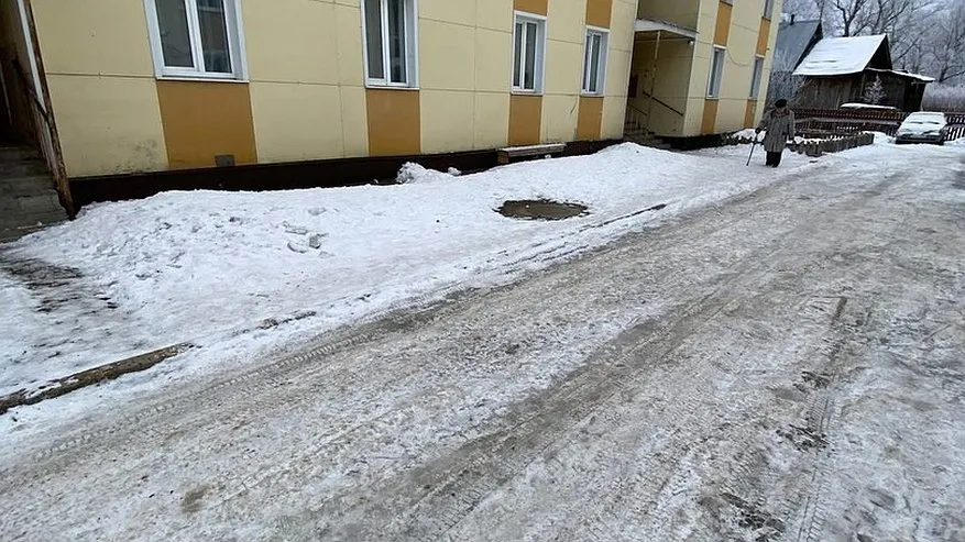 Главная картинка новости: Страх провалиться под гнилой пол вынудил жительницу Мантурово пожаловаться Путину