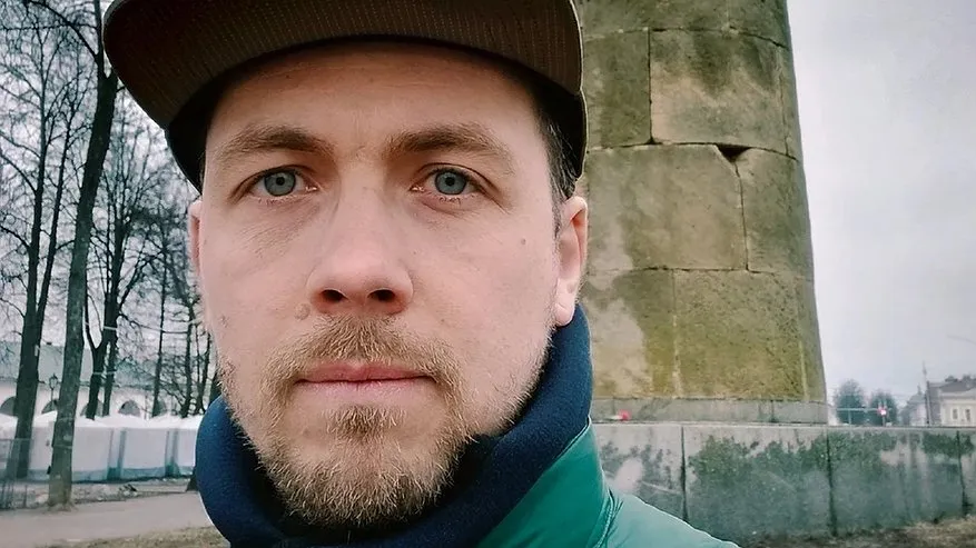 Главная картинка новости: В Кострому приехал известный художник Петр Скляр