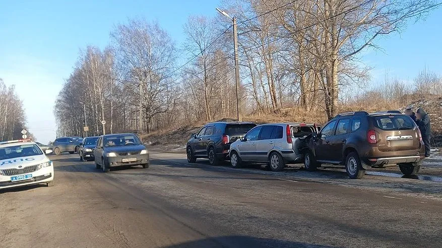 Главная картинка новости: В Костроме в ДТП пострадали 6-летняя девочка и 38-летняя женщина