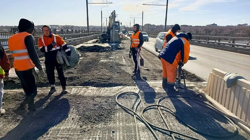 Главная картинка новости: Костромские студенты привлечены к ремонту моста через Волгу