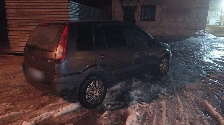 Главная картинка новости: В Костроме 22-летний бесправник украл машину у отца, пока тот спал