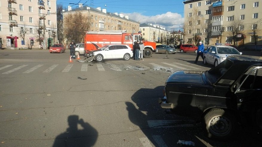 На перекрестке Титова - Советская 79-летний пенсионер протаранил Audi A3 (ФОТО)