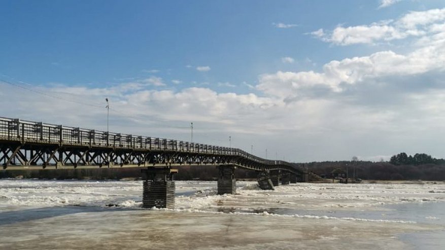 Мост через Унжу пострадал во время ледохода: переправа закрыта