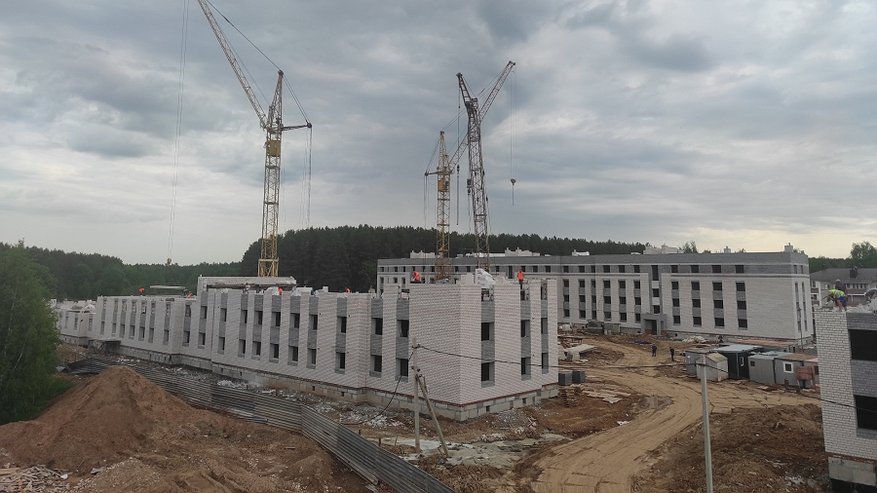 В Костроме строятся четыре новых дома вместо старых аварийных
