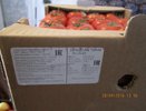 Десятки килограммов яблок, капусты и томатов оказались под гусеницами бульдозера