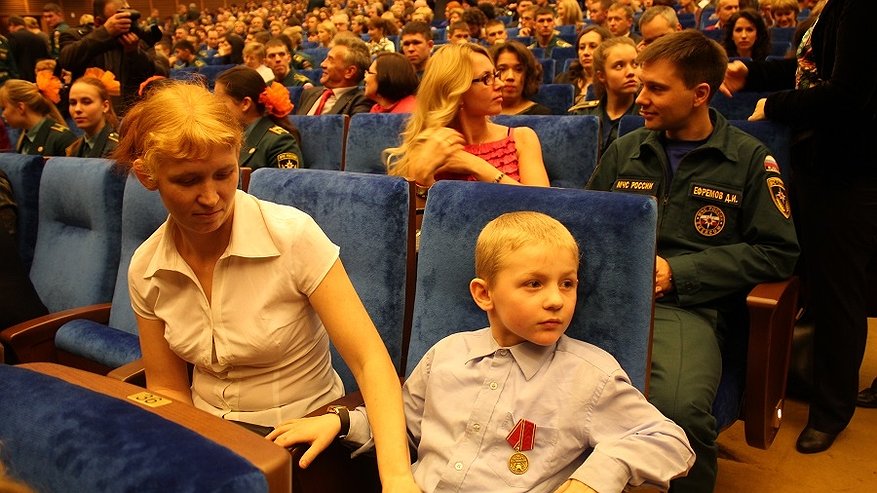 Министр МЧС наградил маленького галичанина Алешу Бахирева (ФОТО)