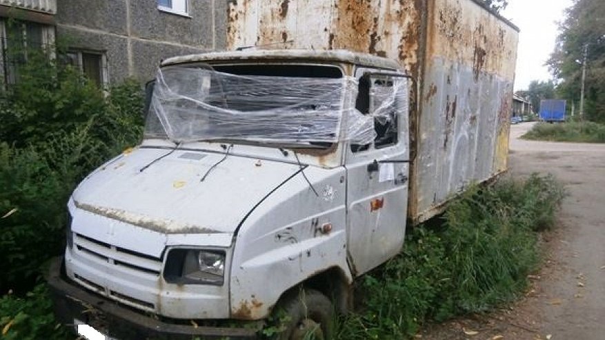 За год на улицах Костромы были обнаружены 110 брошенных автомобилей