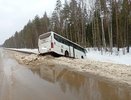 В Костромской области рейсовый автобус попал в ДТП из-за ледяного дождя