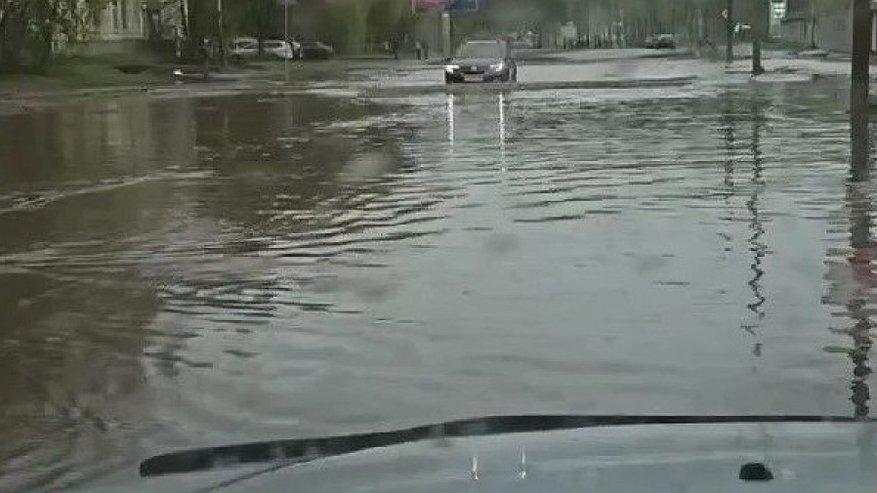 Костромские улицы вновь начало затапливать