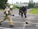 Вот такой футбол: пожарные провели матч в полной экипировке