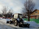 В Костроме старательно вывозят снег, которого не убывает