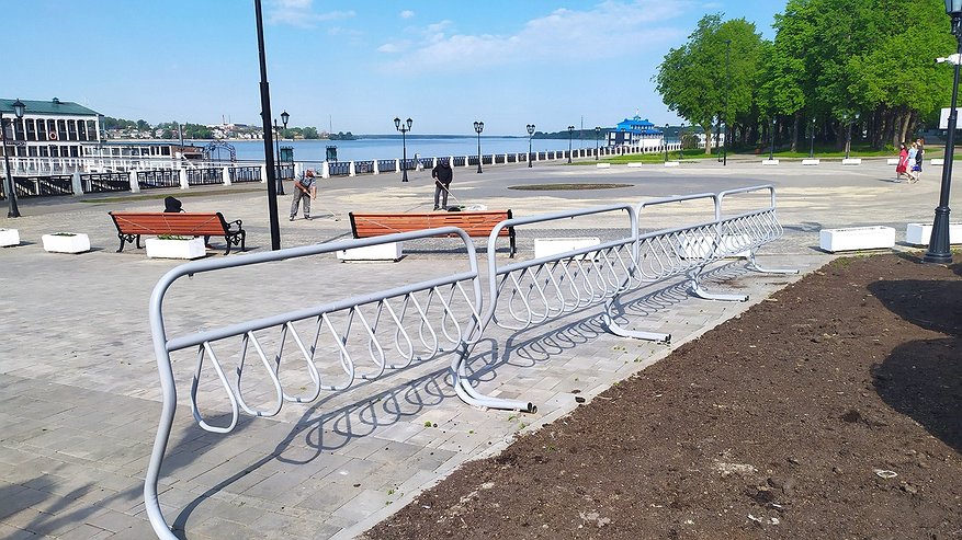 На набережной у Московской заставы появилась большая велопарковка