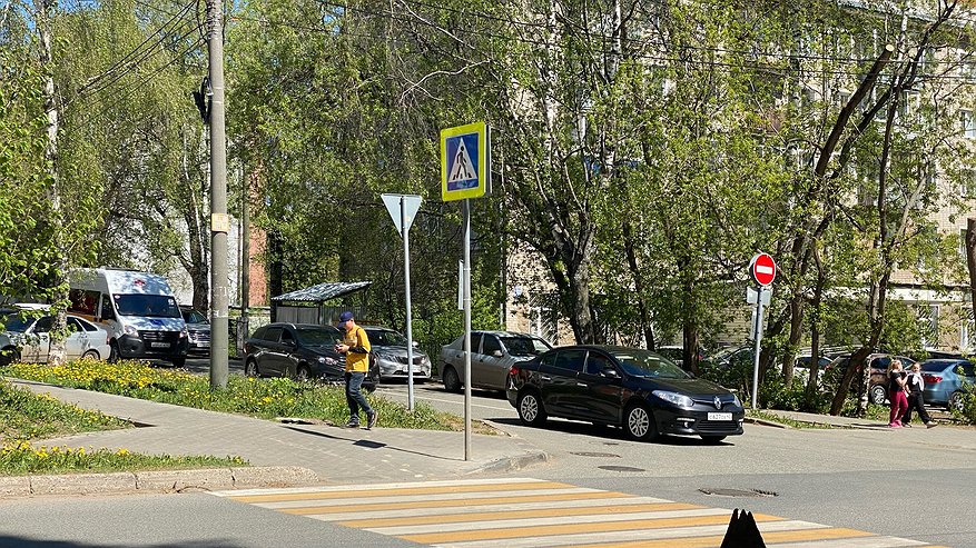 В Макарьеве водитель иномарки сбил велосипедистку во дворе дома