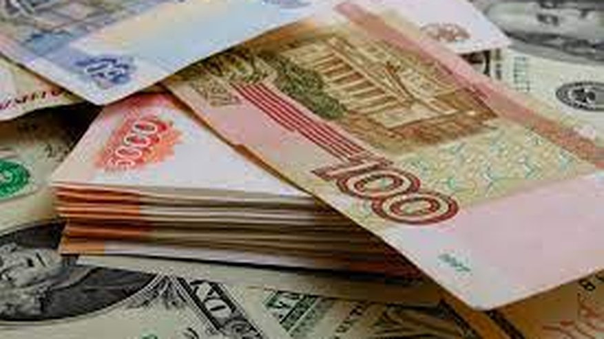 Набиуллина взяла слово. Что грозит россиянам, у которых есть рублевые сбережения?