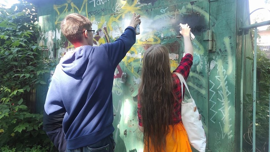 В Костроме полицейские и волонтеры ликвидировали 80 опасных граффити