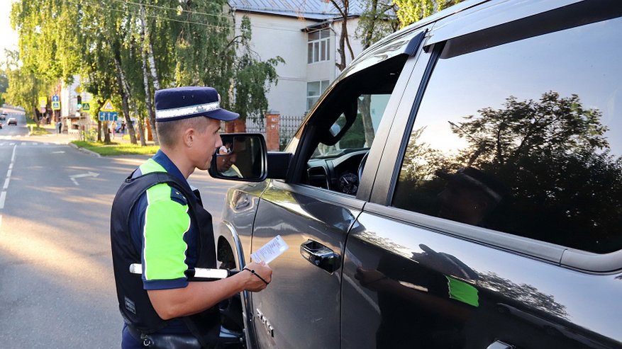 В Костроме сотрудники ГИБДД выявили 20 нарушений ПДД за четыре часа