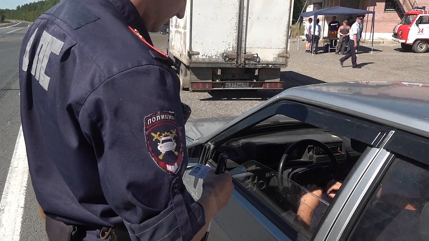Главная картинка новости: Костромича отправили в суд из-за тонировки