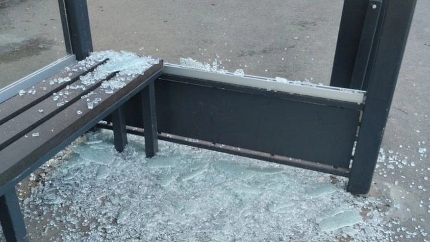 Главная картинка новости: В Костроме две новые остановки оказались повреждены