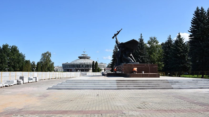 Главная картинка новости: В Костроме завершают ремонт монумента Славы