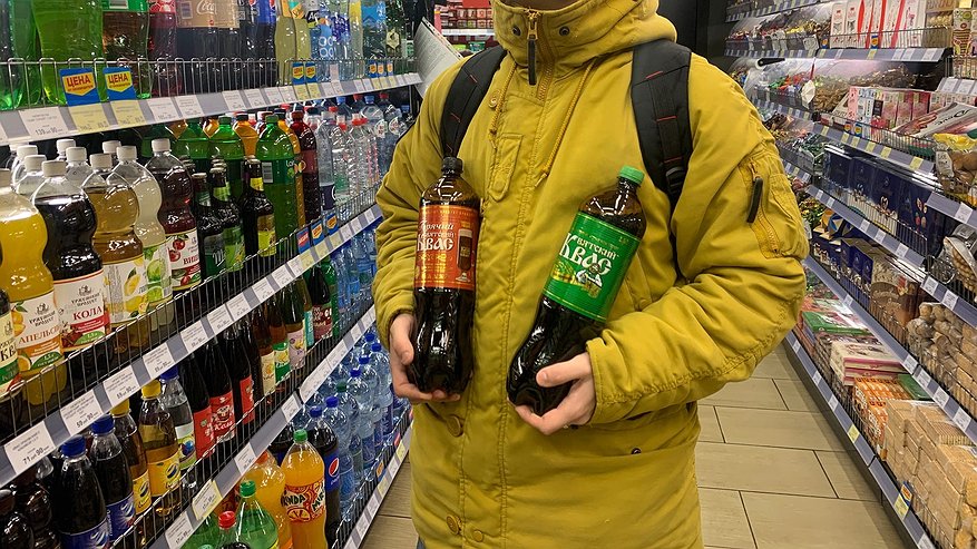 Главная картинка новости: Очень похож на покупной, но как у бабушки — простой рецепт домашнего ржаного кваса