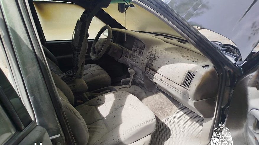 Главная картинка новости: В Нерехте загорелся автомобиль Jeep