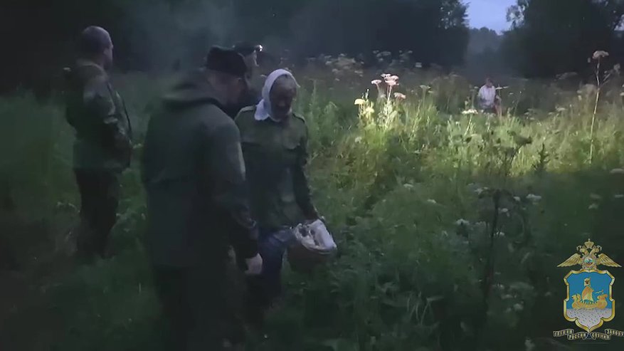Главная картинка новости: В Галиче полицейские нашли заблудившихся грибников