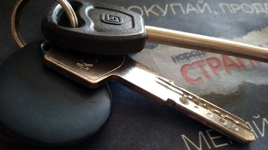 Главная картинка новости: В Костроме сирота смог получить квартиру только через суд
