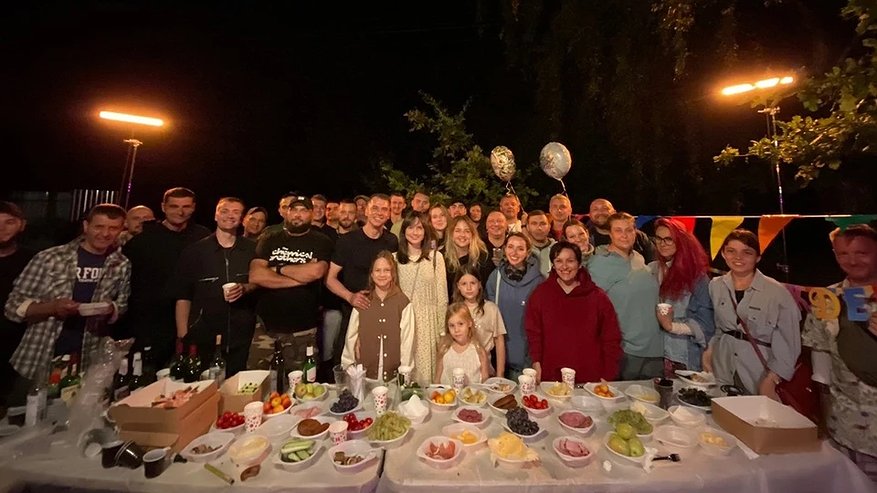Главная картинка новости: Актер Игорь Петренко прямо в Костроме отметил день рождения