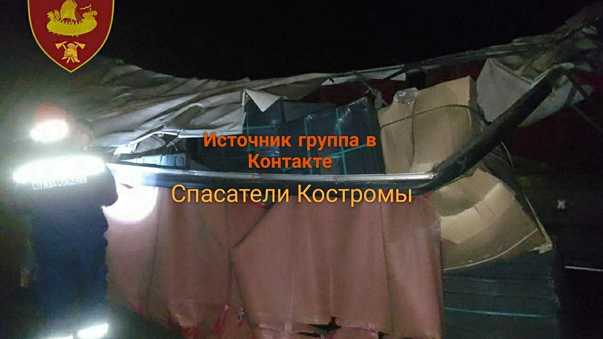 Главная картинка новости: В Костромской области столкнулись две грузовые фуры