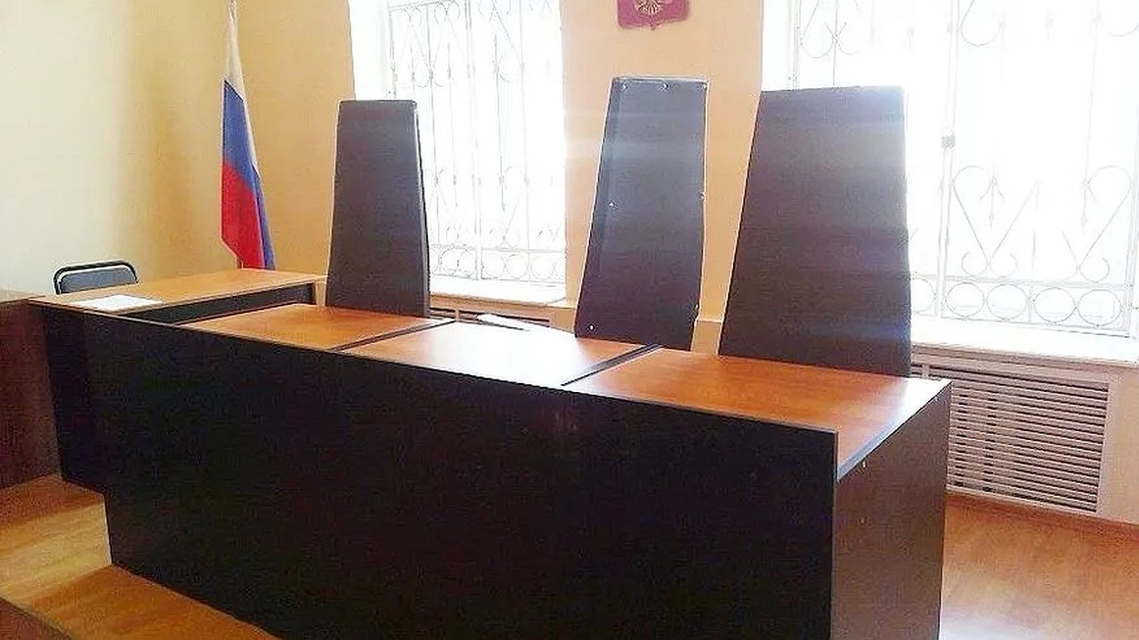 Главная картинка новости: “Не гонялся бы ты,вор, за дешевизной”: житель Костромской области попался на краже кабеля с фермы