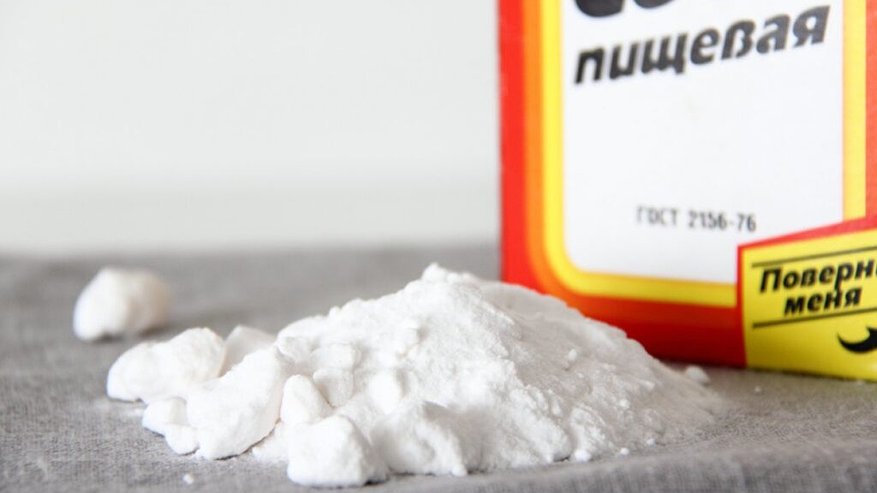 Главная картинка новости: Дважды смочите тампон и протрите им подмышки — это поможет блокировать запах пота на весь день