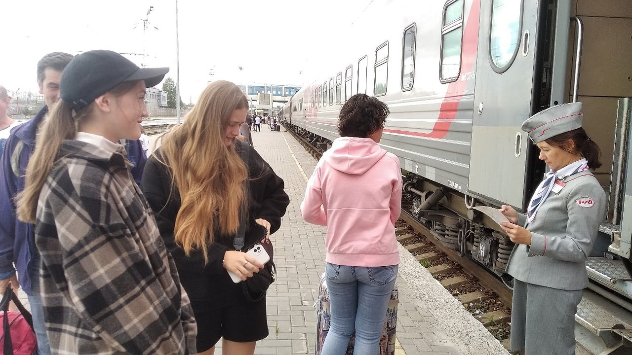 Главная картинка новости: Теперь это запрещено в поездах: пассажиры в шоке и возвращают билеты – новые осенние изменения