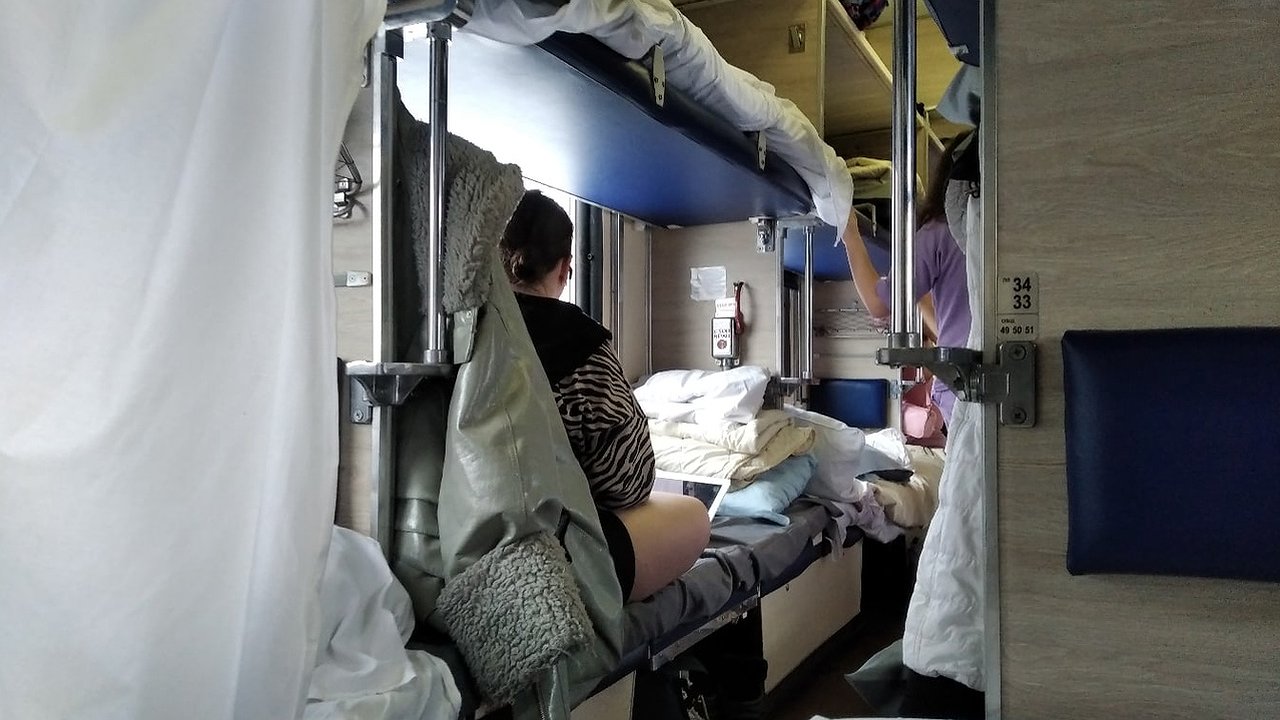 Главная картинка новости: Теперь это под запретом в поездах: россияне в гневе и возвращают билеты – осенние изменения