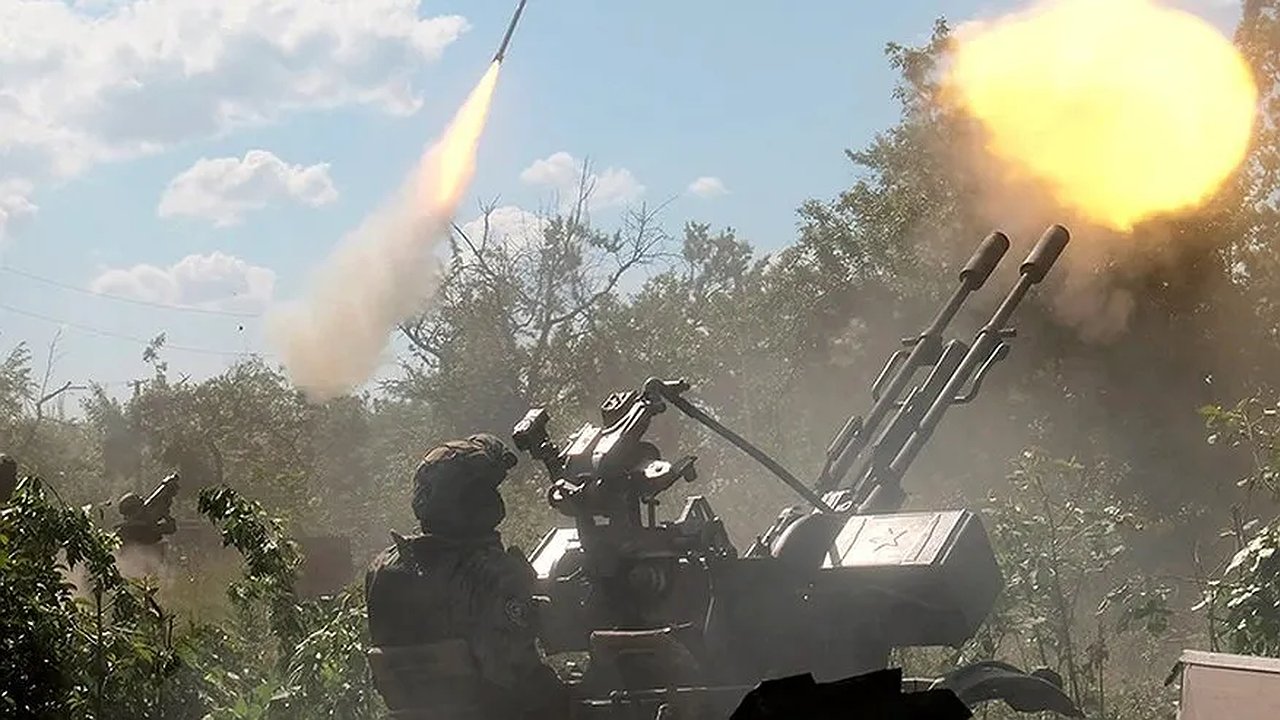 Главная картинка новости: «Грядет великая напасть»: звезда «Битвы экстрасенсов» предсказала дату окончание СВО на Украине