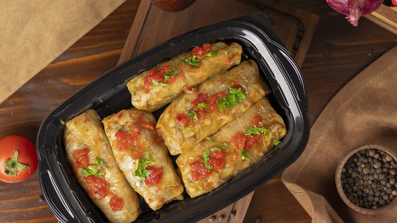 Главная картинка новости: Рулетики с овощной начинкой — альтернатива квашеной капусте. Заготовка на зиму