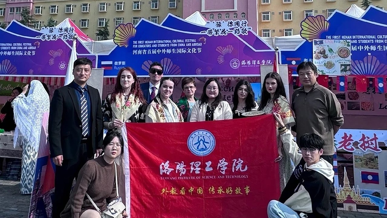 Главная картинка новости: Костромские студенты представили Россию и Кострому на фестивале в Китае