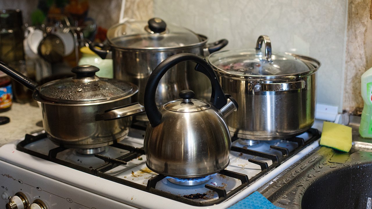 Главная картинка новости: Указ скоро вступит в силу: с 1 декабря штраф 1500 рублей в сутки для собственников квартир с газовой плитой