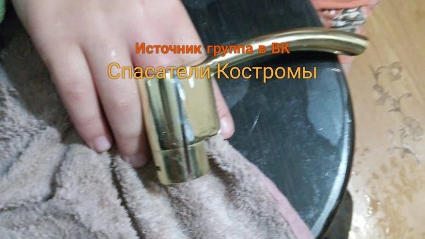 Главная картинка новости: В Костромской области спасатели с помощью болгарки спасали 6-летнего ребенка