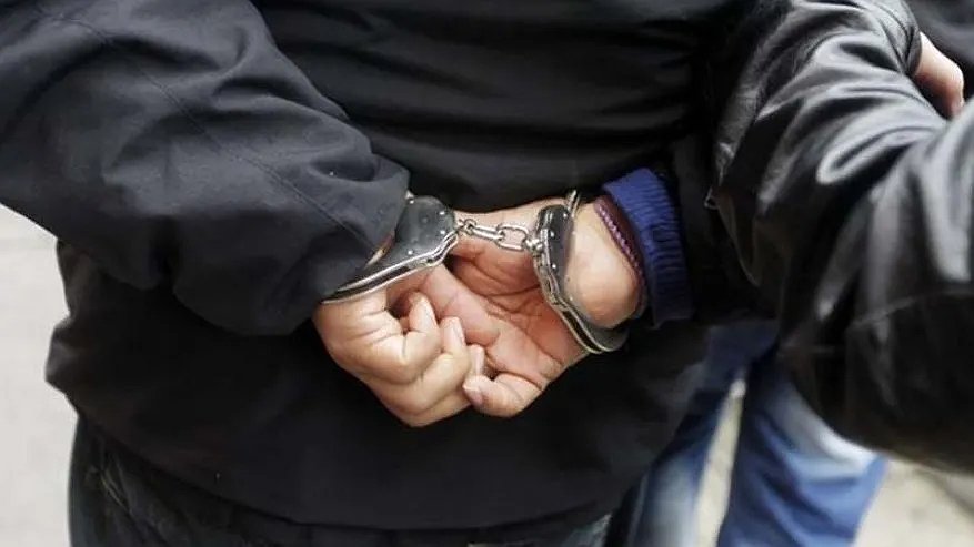 Главная картинка новости: На костромского вандала, сломавшего остановку заведено уголовное дело