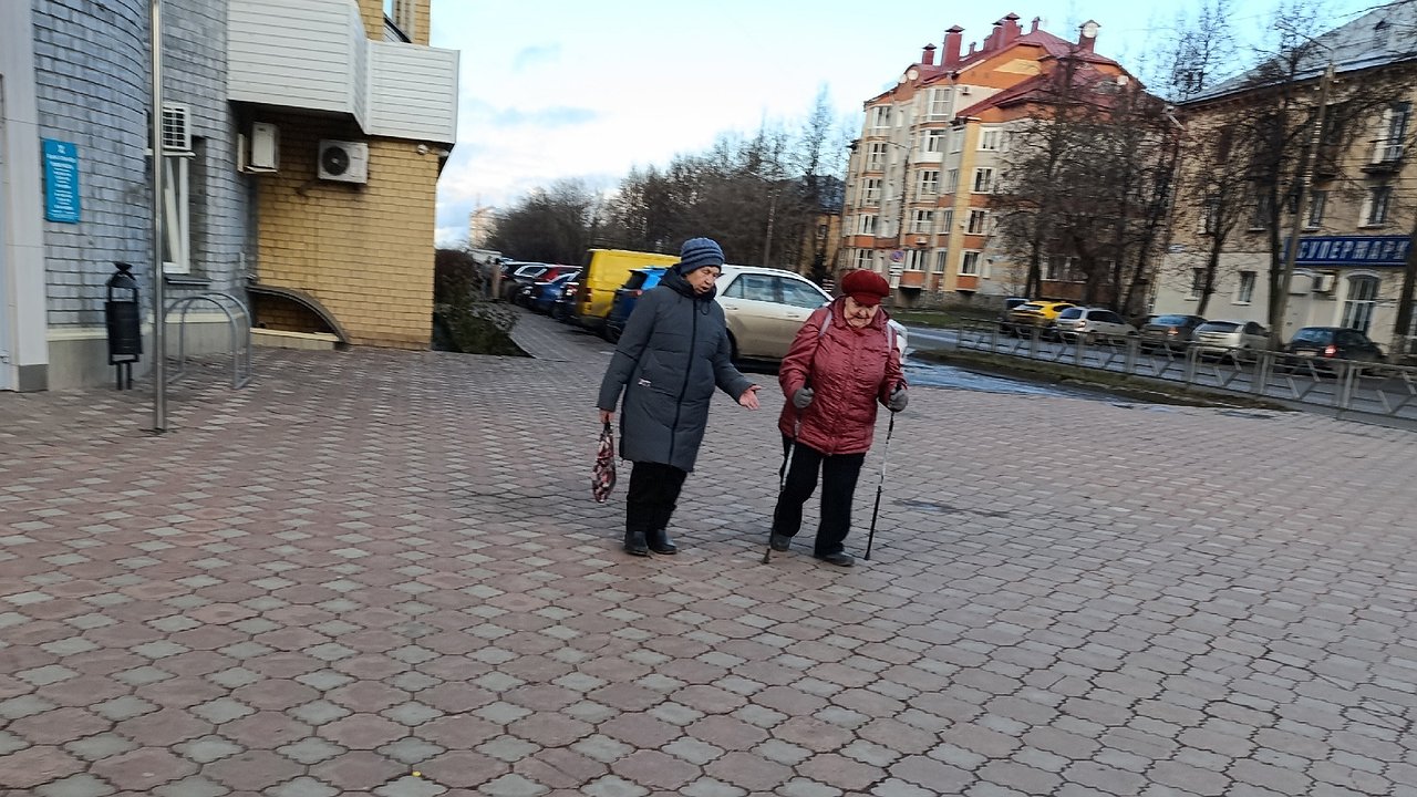 Главная картинка новости: И работающим, и неработающим. Пенсионерам в России объявили о разовой выплате 10 000 рублей в декабре