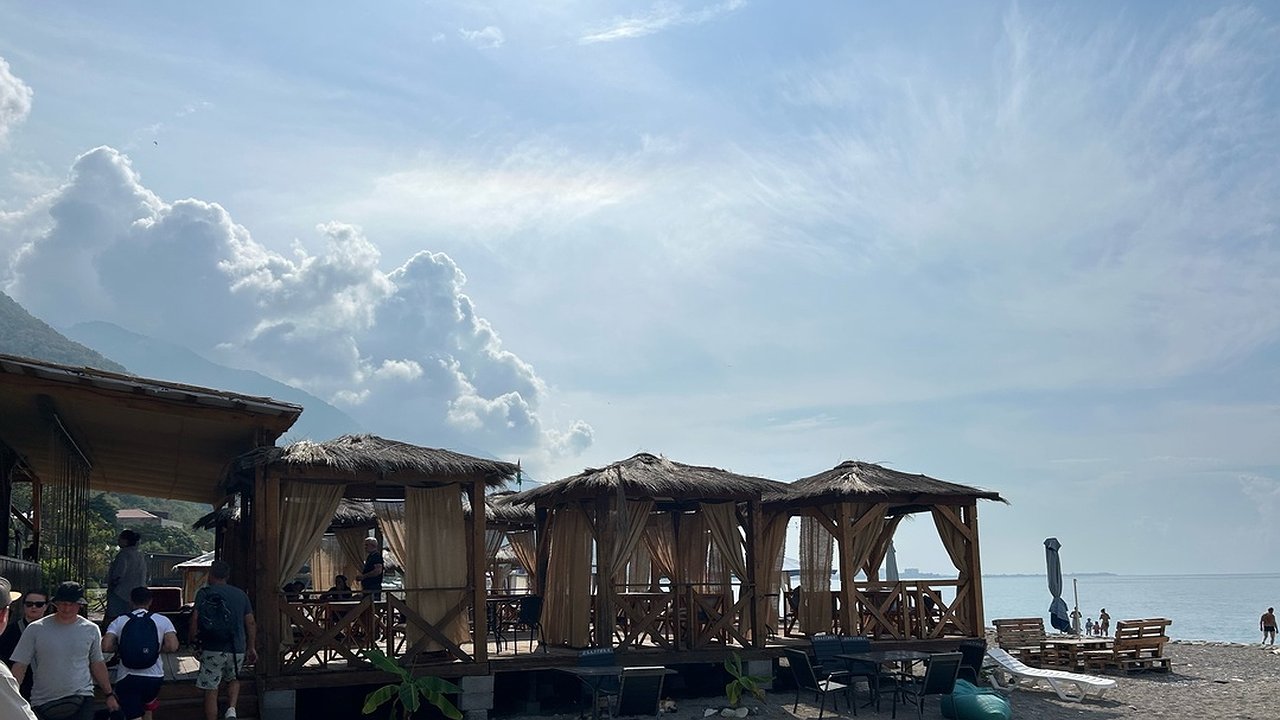 Главная картинка новости: Дешевле, чем отдых в Сочи, и уважают русских: в декабре улетаю на этот элитный курорт