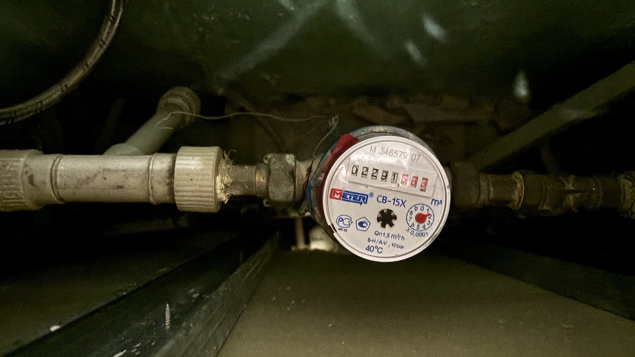 Главная картинка новости: Собственники потеряли дар речи: новое правило с 5 декабря вводится для всех, у кого в квартире стоят счетчики больше 3 лет