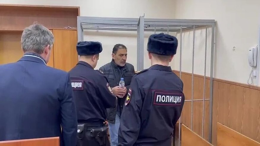 Главная картинка новости: Владельца "Полигона" Ихтияра Мирзоева и управляющую освободили из под ареста
