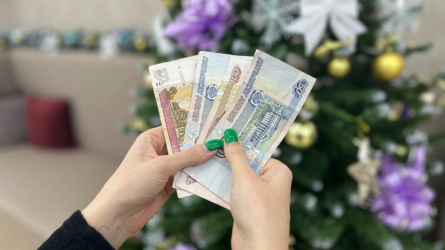 Главная картинка новости: В конце года будет три доплаты к пенсии. Пенсионерам в России рассказали о сюрпризе